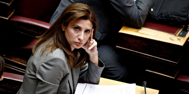 Η Ν.Δ καλεί τον Τσίπρα να αποπέμψει την Κασιμάτη- Τι απαντά η βουλευτής του ΣΥΡΙΖΑ