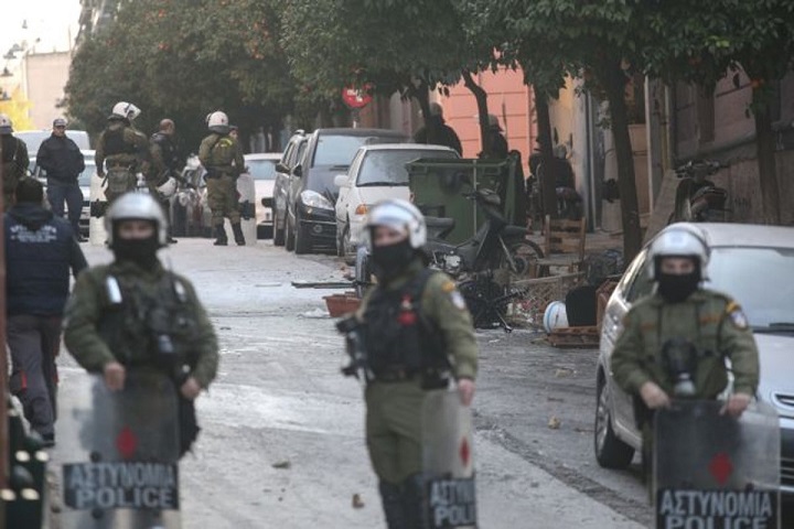 Δικηγόρος συλληφθέντων στο Κουκάκι: Δεν μου επιτρέπουν να μιλήσω με τους εντολείς μου