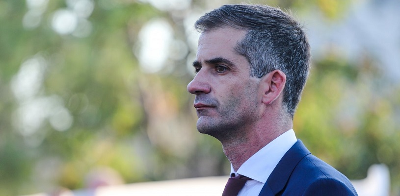 Μπακογιάννης: Το χριστουγεννιάτικο δέντρο στα Εξάρχεια θα ξαναστηθεί (vid)