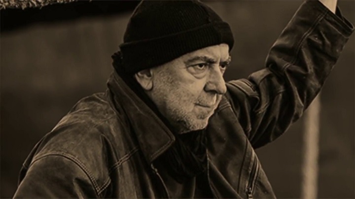 Συγκινεί ο αποχαιρετισμός του Γιάννη Κούτρα στον Θάνο Μικρούτσικο (vid)