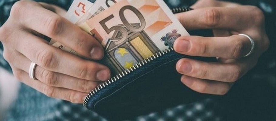 Κοινωνικό μέρισμα: Μετά την κατακραυγή αύξησαν ποσό και δικαιούχους – Πότε θα πιστωθεί…
