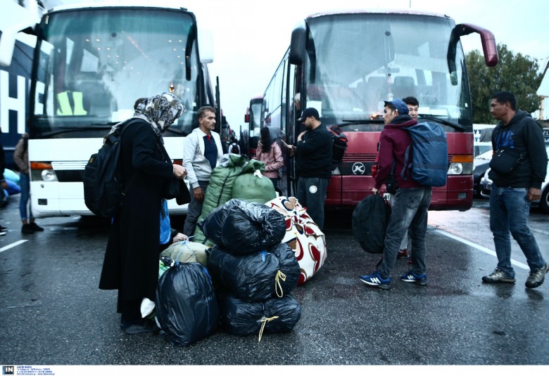Μεταναστευτικό: 668 πρόσφυγες από τη Μόρια στη Ριτσώνα Αττικής