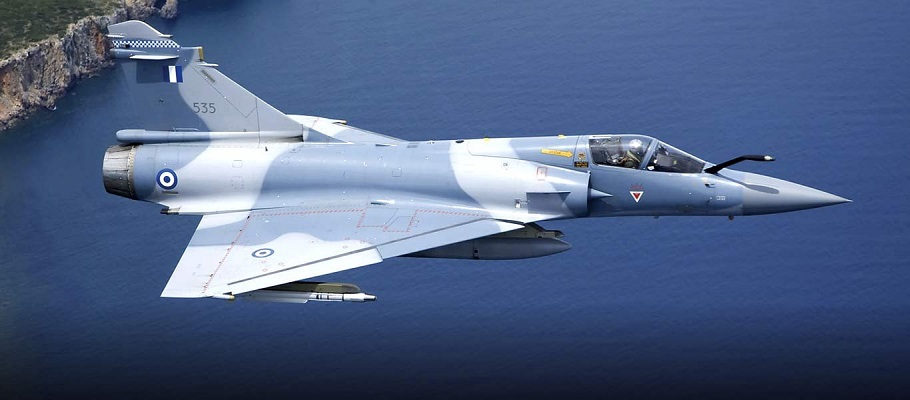 Φωτογραφία με ελληνικό μαχητικό να στοχεύει τουρκική φρεγάτα προκαλεί σάλο στην Τουρκία (εικόνα)