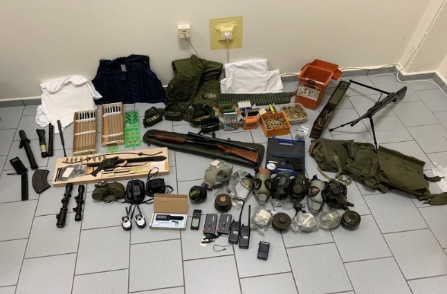 Έκρυβαν ολόκληρο οπλοστάσιο στο σπίτι τους