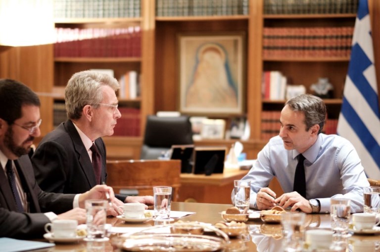 Για τις τουρκικές προκλήσεις συζήτησαν Μητσοτάκης–Πάιατ