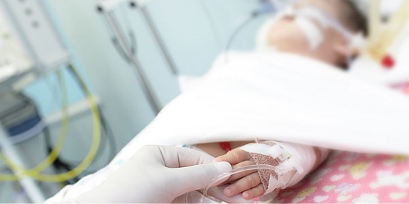 Αγωνία για κοριτσάκι 2,5 ετών – Στην εντατική μετά από σηψαιμικό σοκ