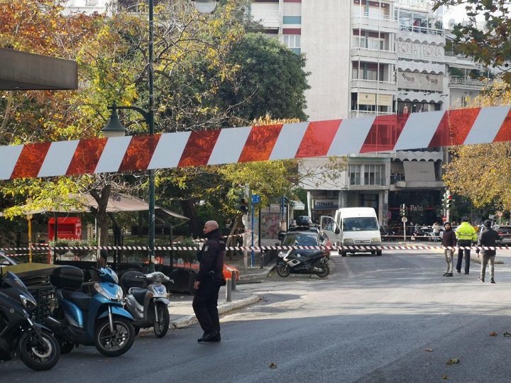 Κολωνάκι: Ελεγχόμενη έκρηξη σε… ρούχα