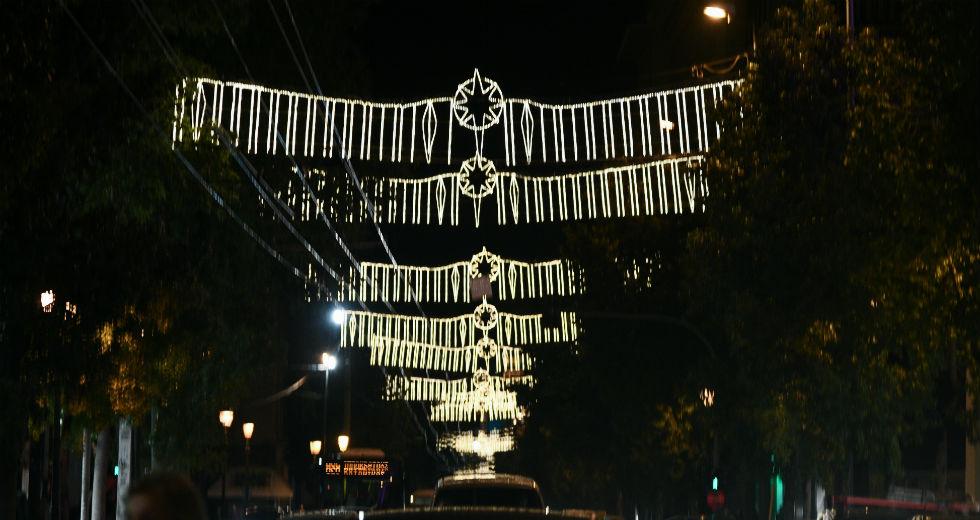 Πως σχολιάζει ο Γιώργος Βέλτσος τον στολισμό της Βασιλίσσης Σοφίας: Η collapsologie και τα φώτα…