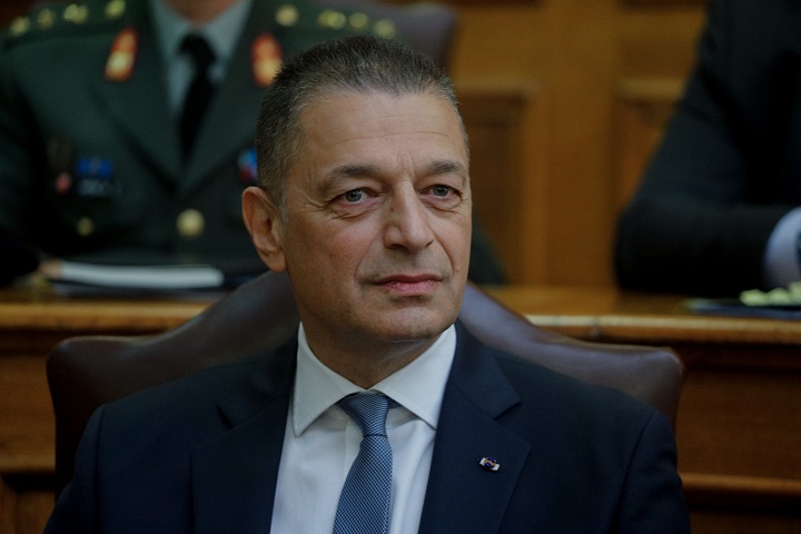 ΕΦ.ΣΥΝ για Στεφανή: Στρατηγέ μου, ποια είναι τα πτυχία σας;- Μαξίμου: Ανήθικη επίθεση- Τι απαντά ο υφυπουργός