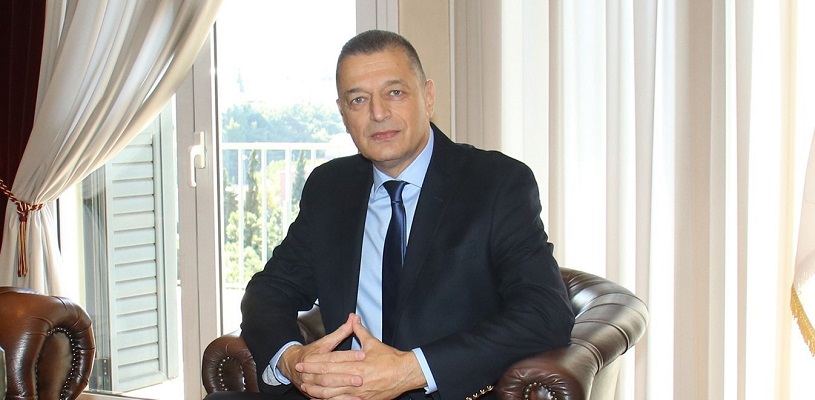 Εφημερίδα Συντακτών: Ευχαριστούμε τους κκ Πέτσα και Στεφανή που μας επιβεβαίωσαν