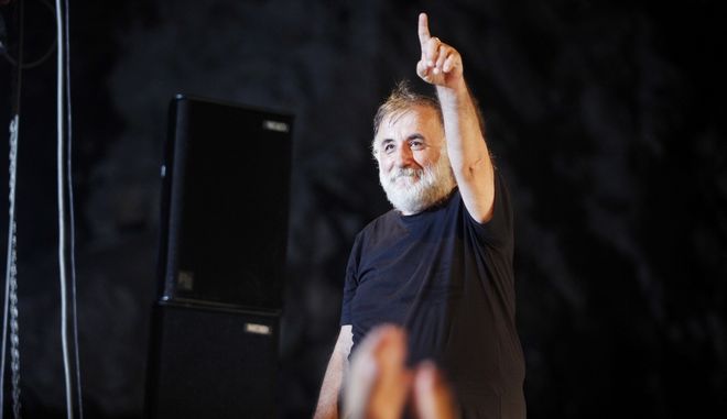 Σήμερα στις 2.30 το “τελευταίο αντίο” στον Θάνο Μικρούτσικο