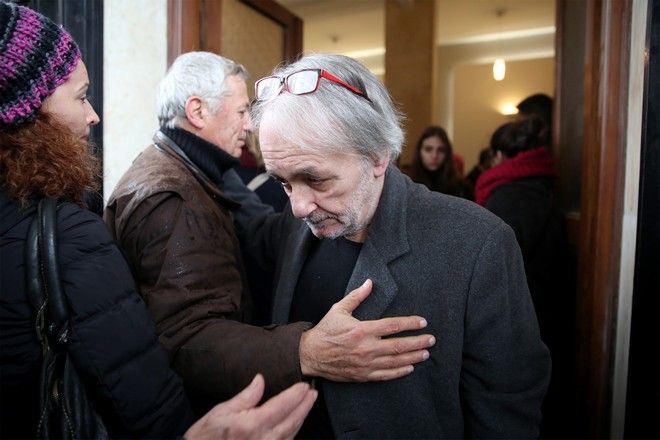 Συντετριμμένος ο Ανδρέας Μικρούτσικος αποχαιρέτησε τον Θάνο
