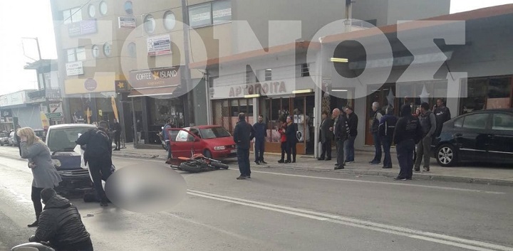 Τραγικό δυστύχημα με νεκρό στη Λαυρίου – Ηλικιωμένη οδηγός παρέσυρε δύο μηχανές