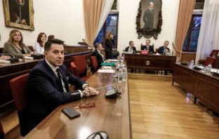 Μετά του Φρουζή, αποδεσμεύονται και οι λογαριασμοί του Μανιαδάκη