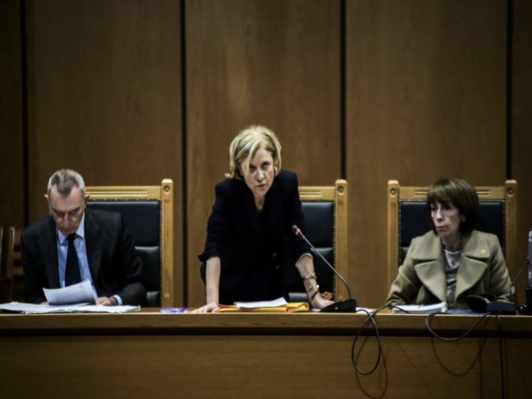 Δίκη Χρυσής Αυγής: Μικρότερες ή και καθόλου ποινές πρότεινε η Οικονόμου για επιθέσεις&hellip;