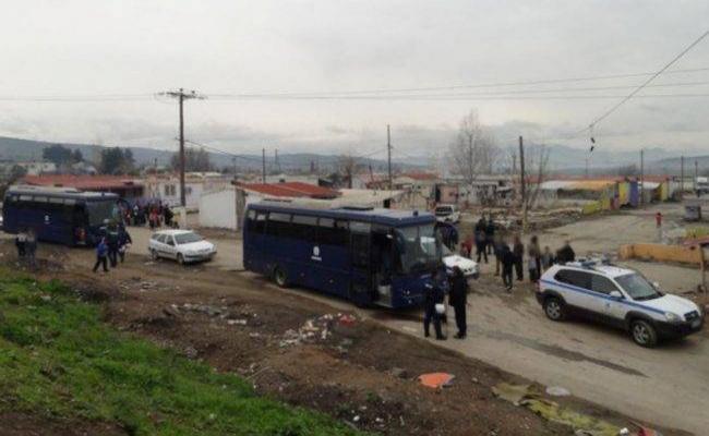 Αστυνομική επιχείρηση στον καταυλισμό Ρομά στο Πυρί Θηβών