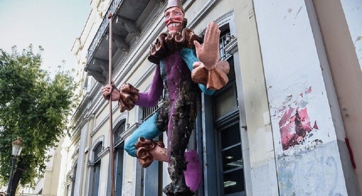 Ιερέας πίσω από εμπρησμούς καρναβαλικών κατασκευών στην Πάτρα – Συνελήφθη