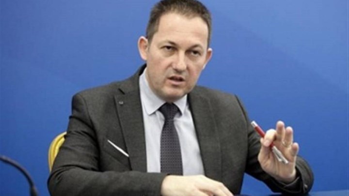 Απάντηση Πέτσα σε Ραγκούση: “Ο ΣΥΡΙΖΑ κρατά πολιτική ομπρέλα στη βία- Το θράσος ξεχειλίζει”