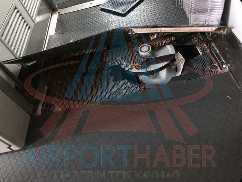 Προσγείωση θρίλερ στο αεροδρόμιο της Αττάλειας – Τρύπησε η καμπίνα (εικόνες)