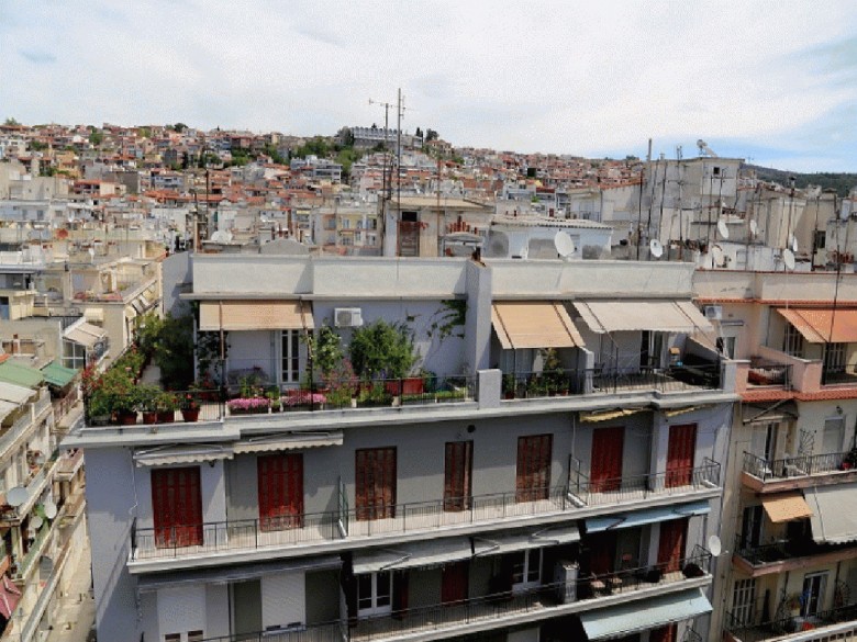 Αναστολή επιβολής ΦΠΑ στα ακίνητα για τρία έτη – Υπογράφηκαν οι αποφάσεις