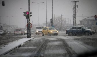 Μακεδονία: Αντιολισθητικές για τους δρόμους – Πού δεν θα λειτουργήσουν τα σχολεία