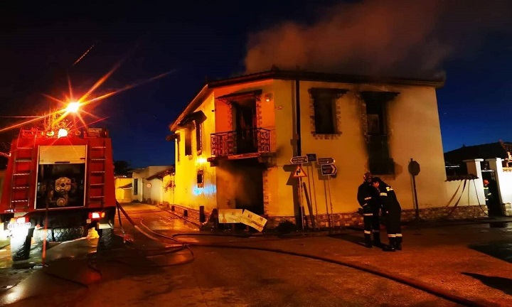 Τραγωδία στο Άργος: Νεκρά δύο αδέλφια από φωτιά στο σπίτι τους
