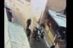 Άφαντος ο… νταής αστυνομικός που χτύπησε το 11χρονο παιδί (vid)
