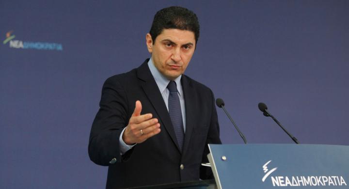 Τούμπα: Πανό και συνθήματα κατά της κυβέρνησης- Αυγενάκης: “Σεβόμαστε το αυτοδιοίκητο”