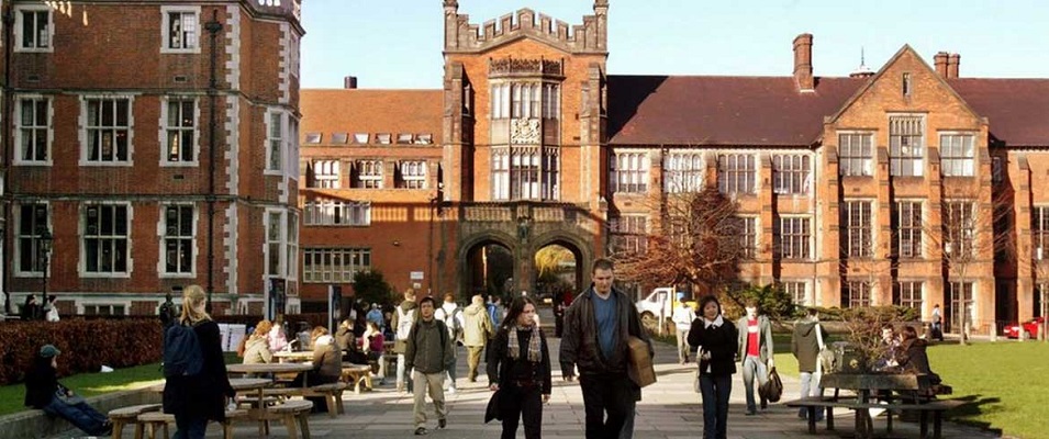 Brexit: Κανένα πρόβλημα με την αναγνώριση των βρετανικών τίτλων σπουδών στην Ελλάδα