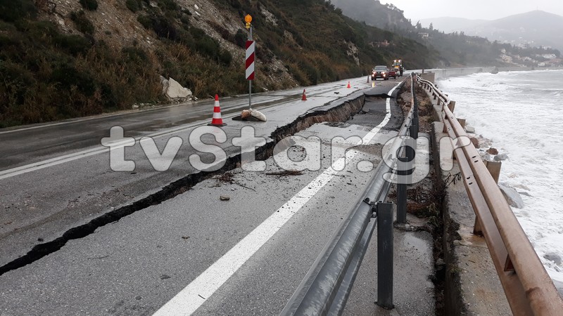 Καταστροφές στην Εύβοια από τη Ζηνοβία: Δρόμοι “άνοιξαν” στα δύο