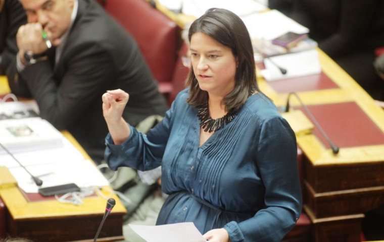 “Βόμβα” ΔΟΑΤΑΠ στο υπουργείο Παιδείας για τα πτυχία κολεγίων: Ενήμερη η υπουργός από τις 20 Σεπτεμβρίου