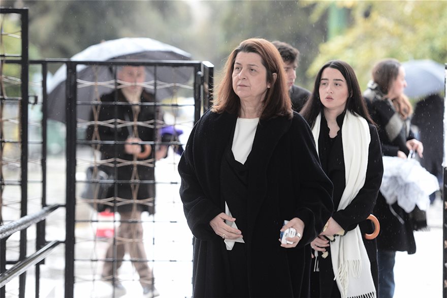Νέα απώλεια για τη σύζυγο του Θάνου Μικρούτσικο – Έφυγε από τη ζωή ο πατέρας της