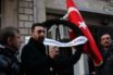 Διαδήλωση “Γκρίζων Λύκων” έξω από το ελληνικό προξενείο στην Κωνσταντινούπολη
