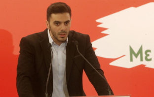 ΚΙΝΑΛ: Μπάλωμα η επίσκεψη Χάφταρ – Η Ελλάδα θα έπρεπε να είναι στη διάσκεψη στο Βερολίνο