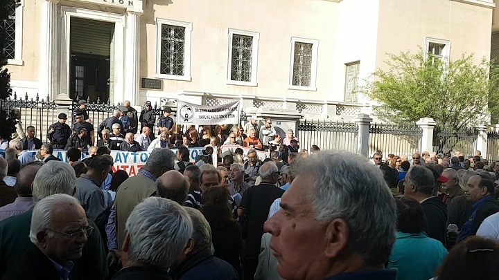 Συντάξεις: Ώρα μηδέν για αναδρομικά και δώρα – Αποφασίζει η μείζονα ολομέλεια του…