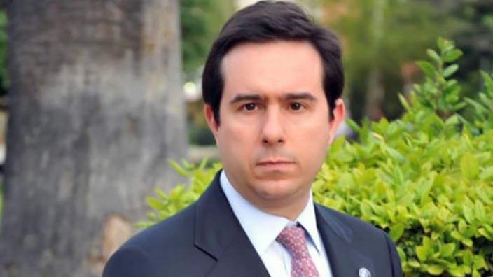 Μηταράκης: “Περιορισμός των ροών και αποσυμφόρηση των νησιών”