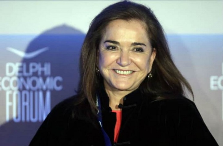 Η Ντόρα Μπακογιάννη επιτέλους αισθάνεται κοντή