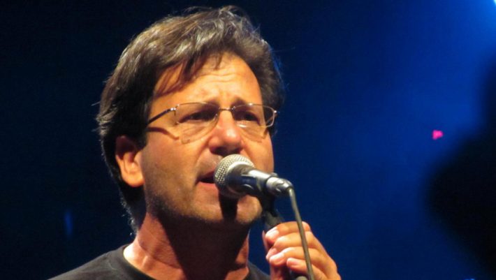 Θανάσης Πακωνσταντίνου: “Η κυβέρνηση βάζει “τρικλοποδιές” σε όσους δεν αποδεχόμαστε την “κανονικότητα”