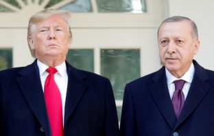 Τηλεφωνική επικοινωνία Τραμπ με Ερντογάν – Πόντιος Πιλάτος για τα ελληνοτουρκικά: “Λύστε τις διαφορές σας”…