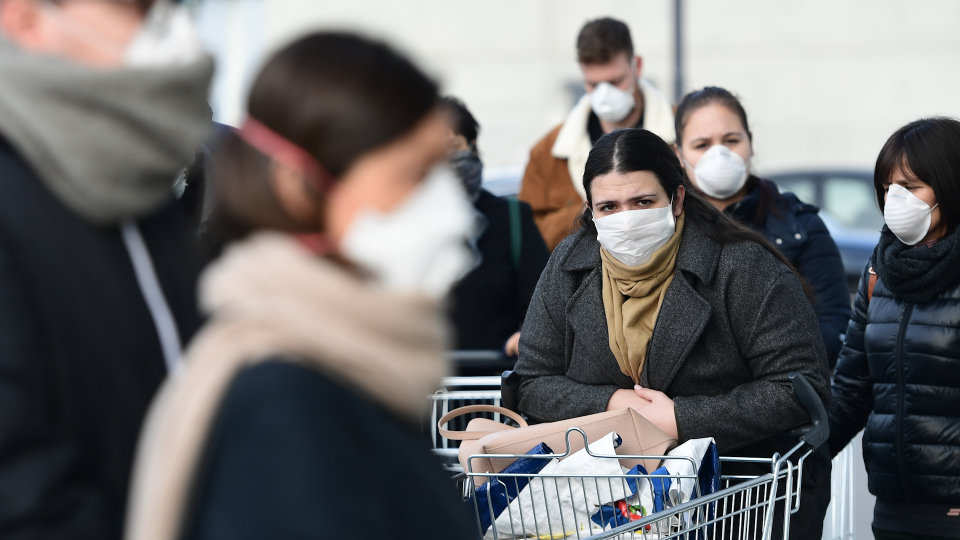 Σε καραντίνα τουριστικό λεωφορείο στη Λυόν- Προερχόταν από την Ιταλία και επιβάτης του κρίθηκε “ύποπτος” ότι έχει μολυνθεί από τον κοροναϊό