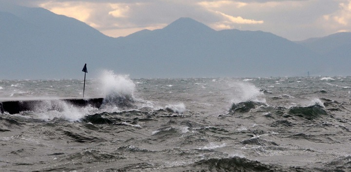 Προβλήματα σε ακτοπλοϊκά δρομολόγια λόγω των ισχυρών ανέμων