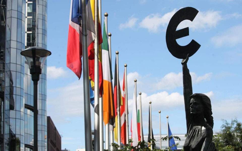 Reuters: Στο Eurogroup το σχέδιο για δημοσιονομική χαλάρωση- Αστάθμητοι παράγοντες κοροναϊός και Brexit
