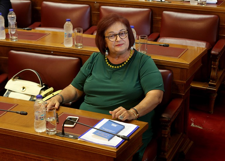Γιαννάκου: “Να ξανασκεφτεί η Βουλή τους χώρους εποπτευόμενης χρήσης ναρκωτικών”