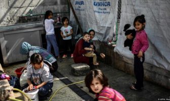 Zeit: Προσφυγόπουλα με σοβαρές ψυχικές διαταραχές στη Μόρια