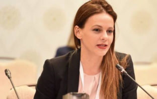 Έφη Αχτσιόγλου: “Οι μεγαλοστομίες καταρρέουν”