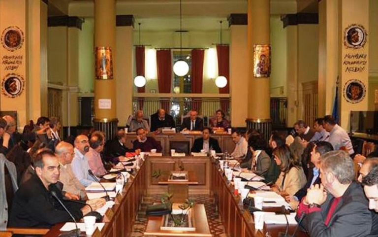 Προσφυγικό: Στο “κόκκινο” οι αντιδράσεις– Διακόπτει συνεργασία με την κυβέρνηση η Περιφέρεια Β.Αιγαίου