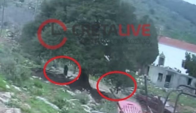 Κρήτη: Βίντεο από το φονικό – Η στιγμή που ο 43χρονος πυροβολεί πατέρα και γιο