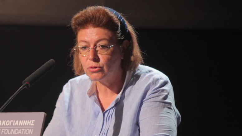 Αιχμές κατά Μενδώνη για τους “Δεσμώτες του Φαλήρου”