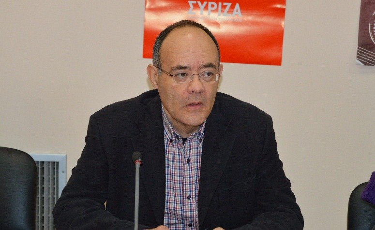 Χτυπήθηκε απρόκλητα βουλευτής από τα ΜΑΤ στα επεισόδια στη Χίο