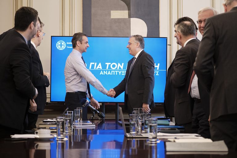 Συνάντηση Μητσοτάκη- Θεοδωρικάκου: Απολογισμός εξαμήνου και στόχοι του 2020